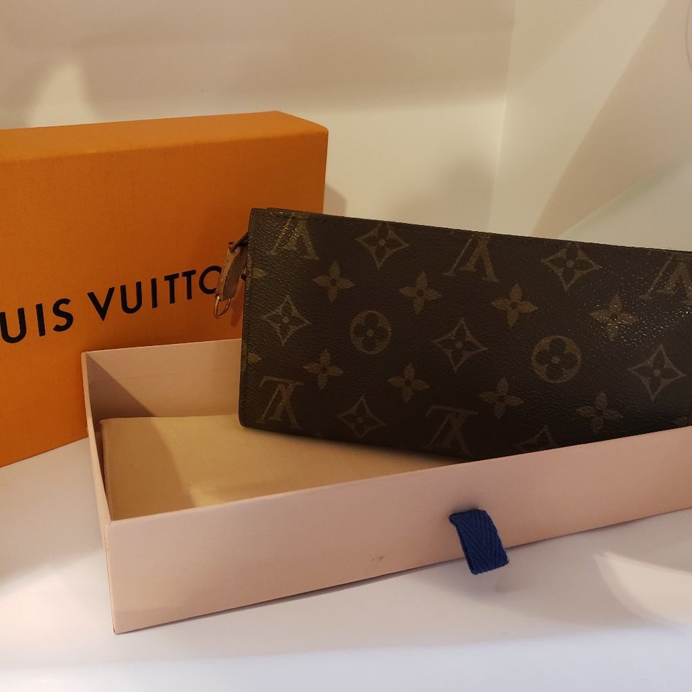 Authentic Louis Vuitton Toiletry Bucket